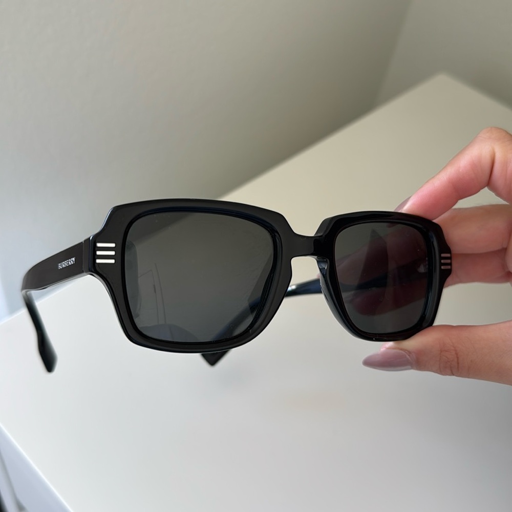 Burberry Black Sunglasses Unisex